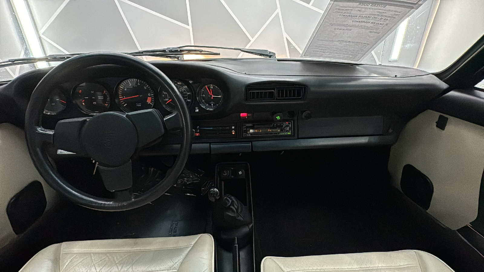 1984 Porsche 911  39