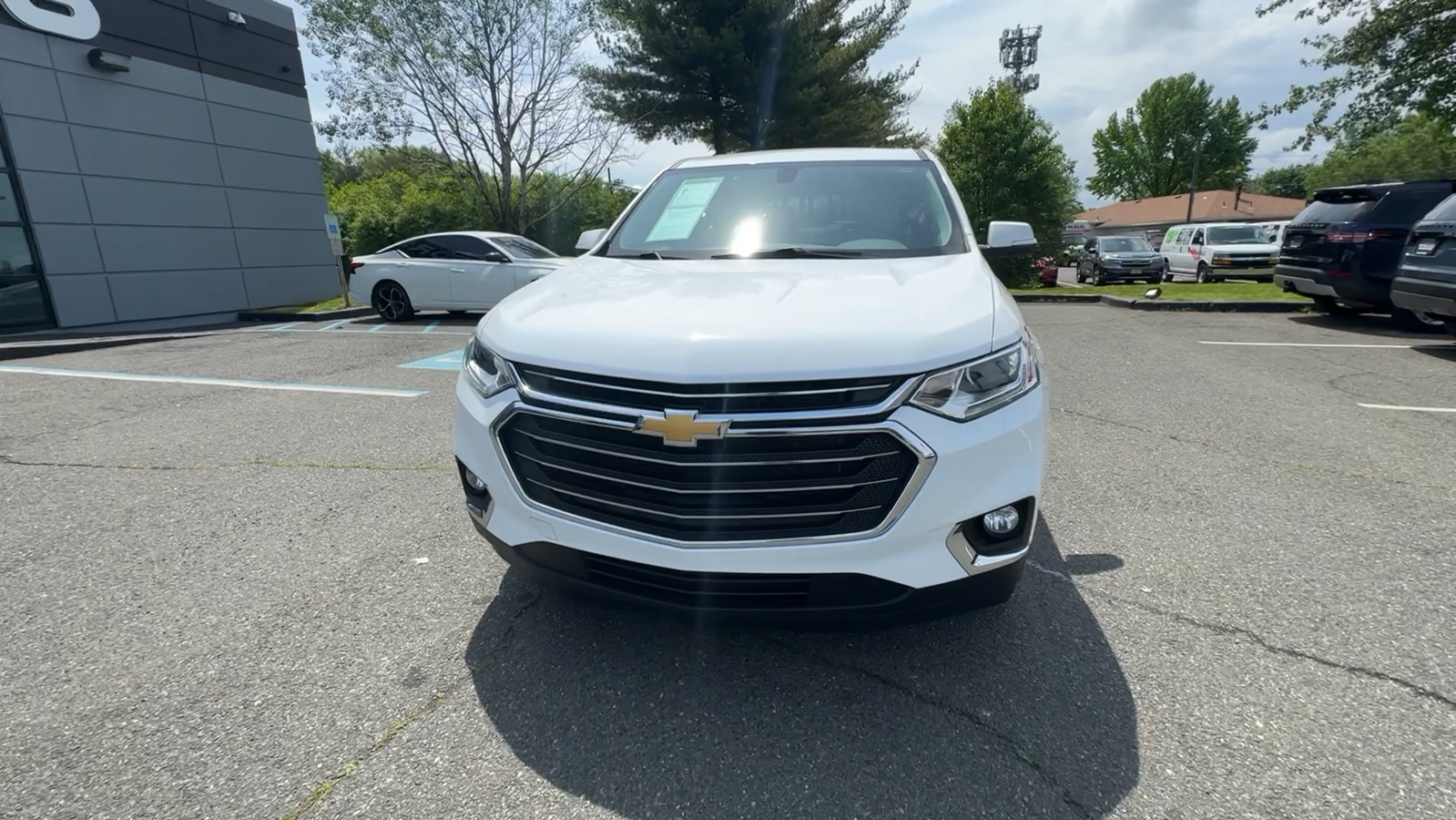 2021 Chevrolet Traverse LT Sport Utility 4D 16