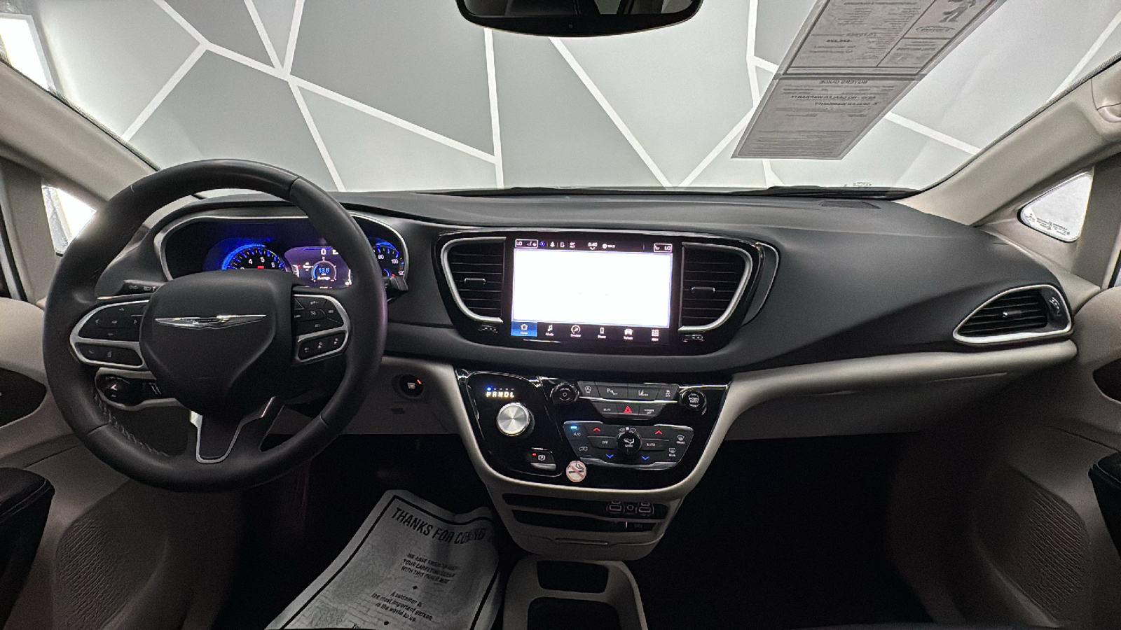 2022 Chrysler Pacifica Touring L Van 4D 39