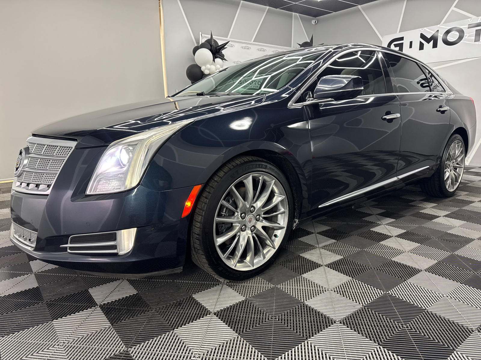 2013 Cadillac XTS Platinum Collection Sedan 4D 2