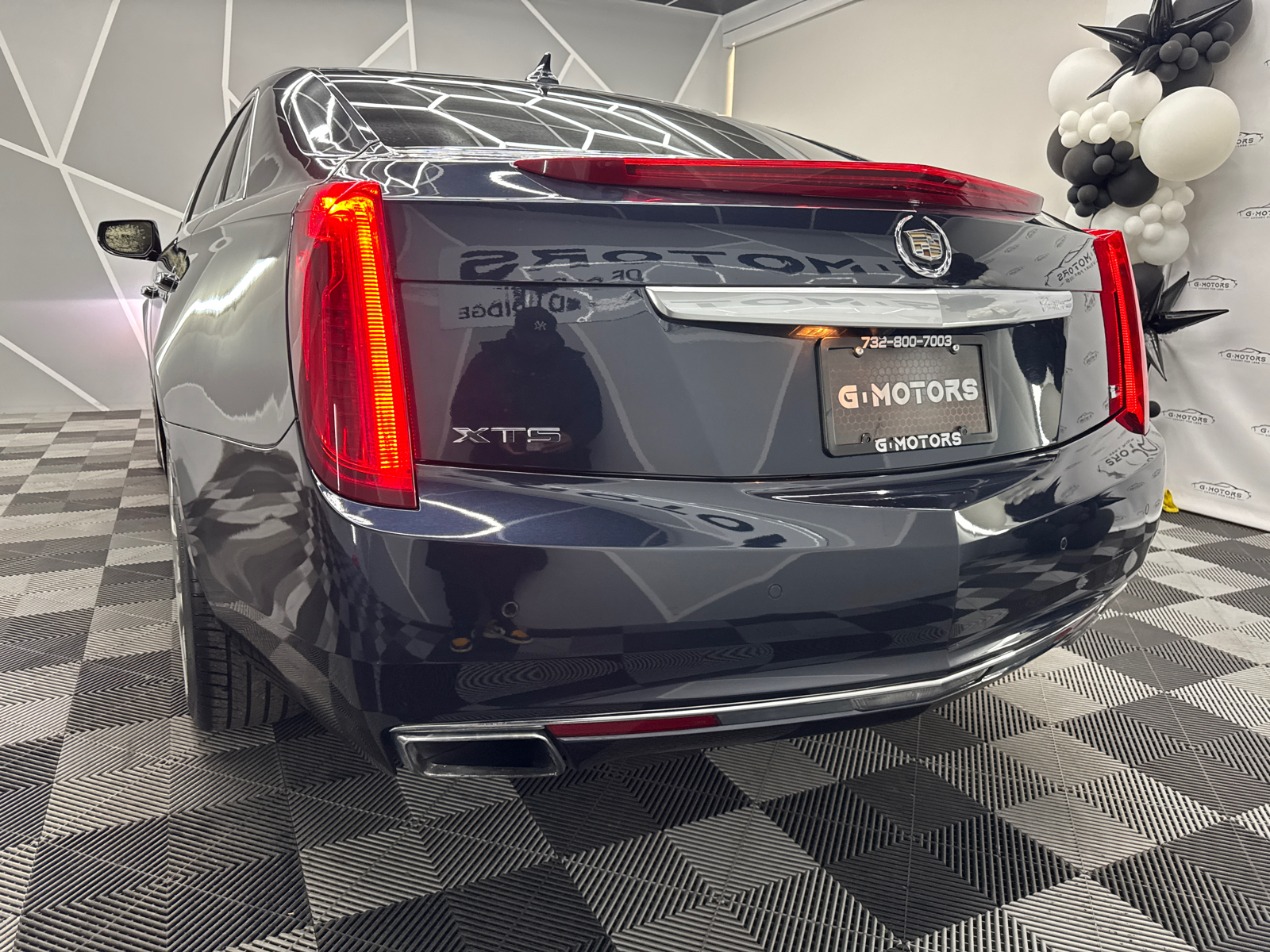 2013 Cadillac XTS Platinum Collection Sedan 4D 6