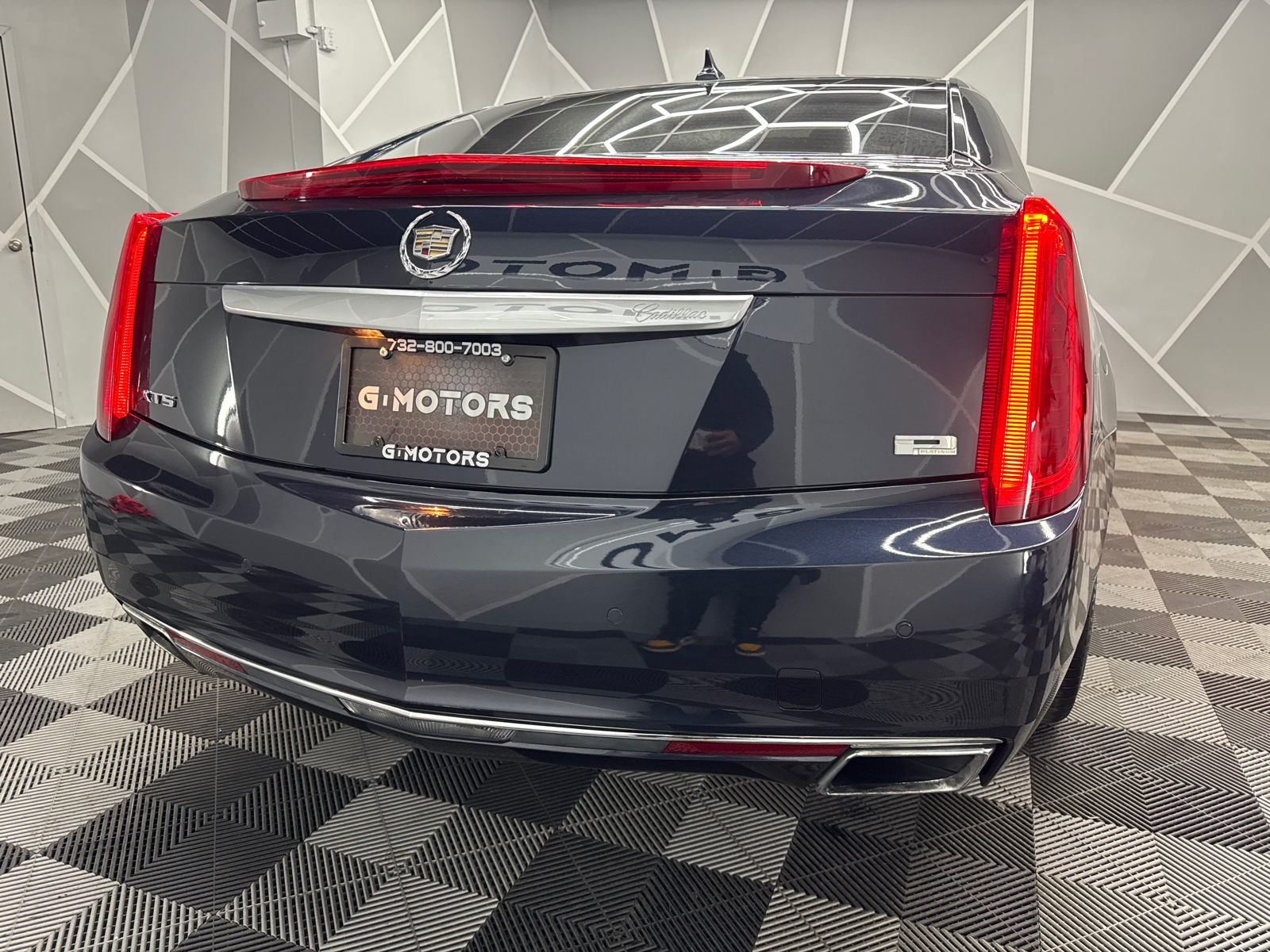 2013 Cadillac XTS Platinum Collection Sedan 4D 8