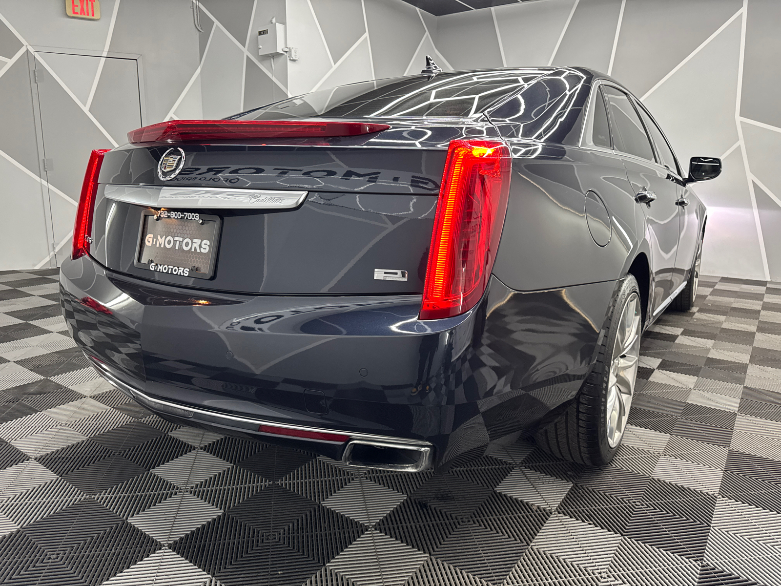 2013 Cadillac XTS Platinum Collection Sedan 4D 9