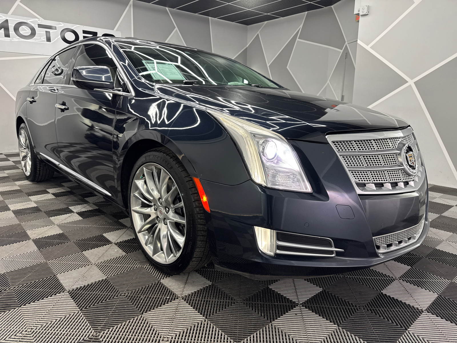 2013 Cadillac XTS Platinum Collection Sedan 4D 13