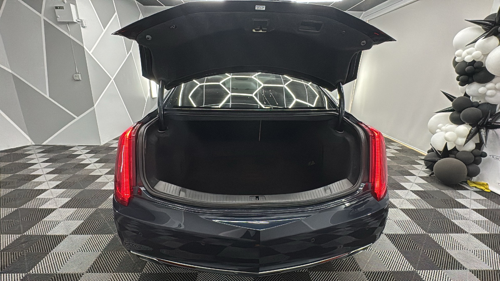 2013 Cadillac XTS Platinum Collection Sedan 4D 20