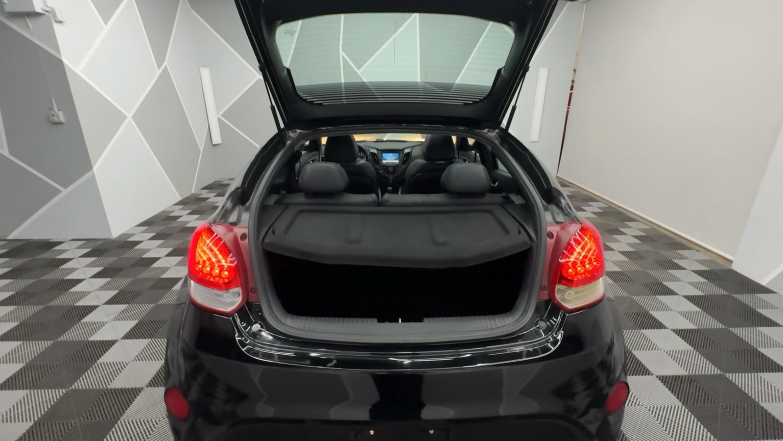 2014 Hyundai Veloster Turbo Coupe 3D 19
