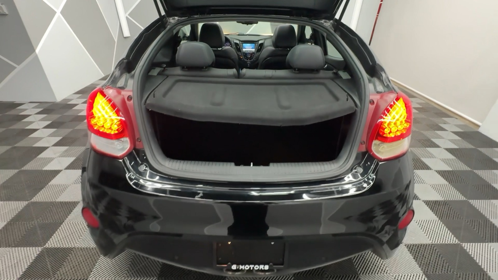 2014 Hyundai Veloster Turbo Coupe 3D 22
