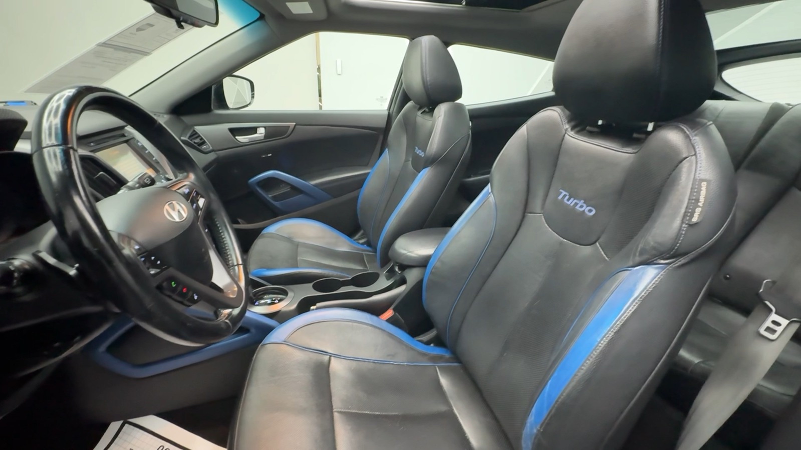 2014 Hyundai Veloster Turbo Coupe 3D 32