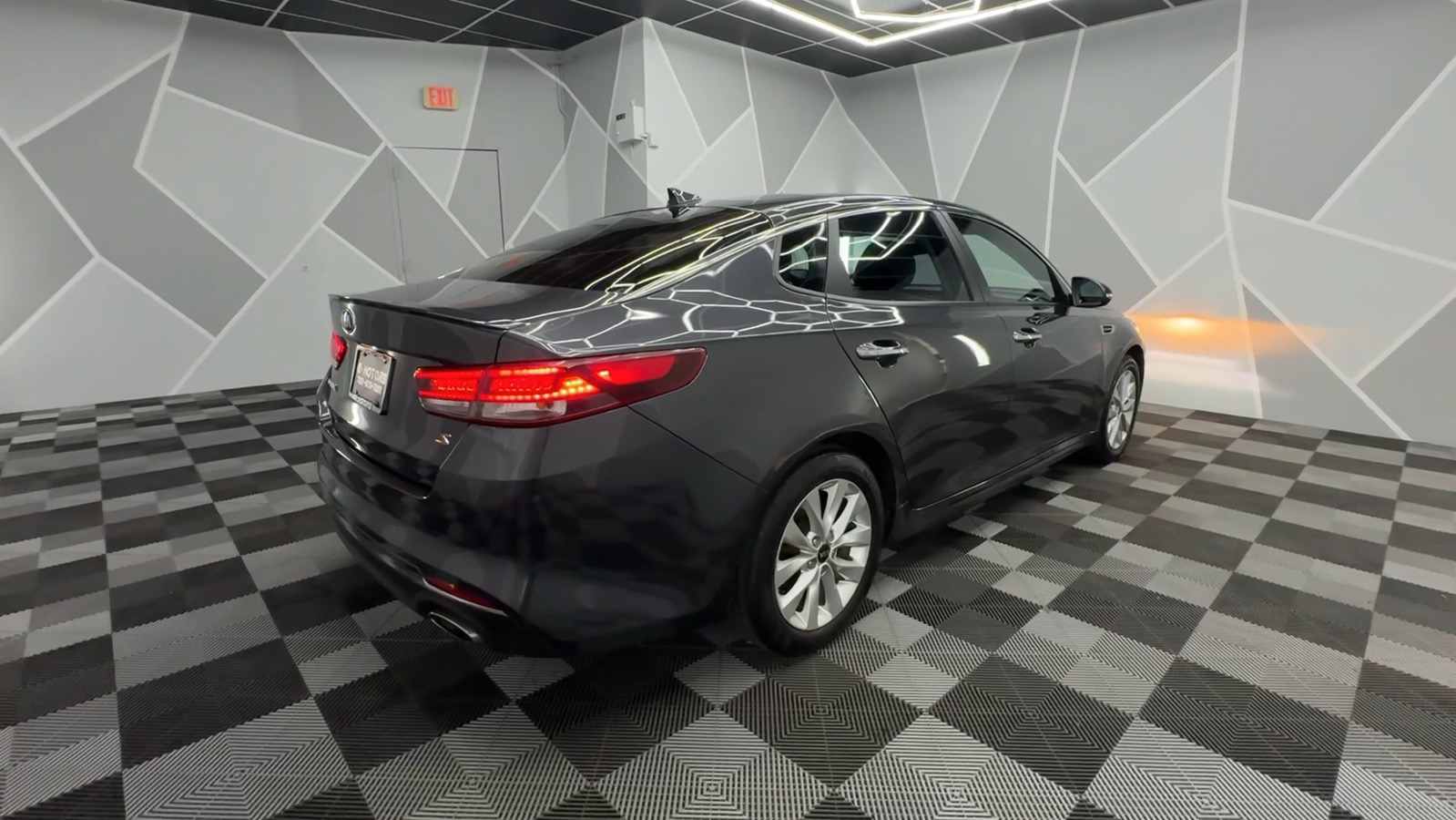 2018 Kia Optima S Sedan 4D 10