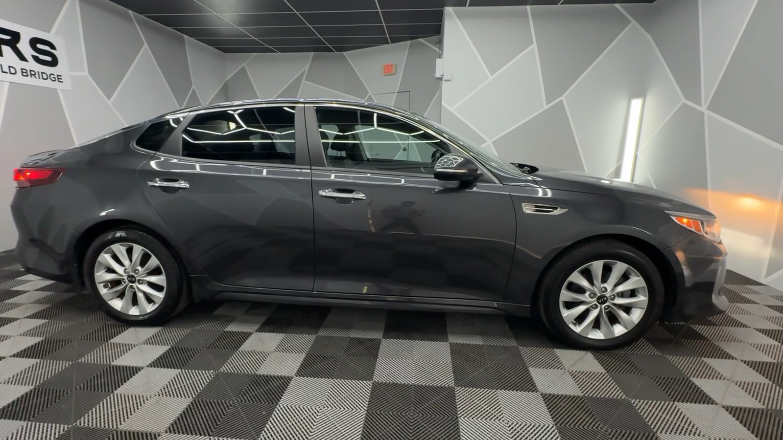 2018 Kia Optima S Sedan 4D 13