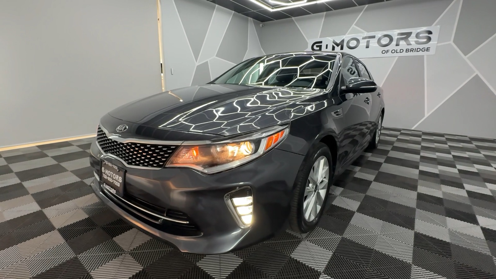 2018 Kia Optima S Sedan 4D 19