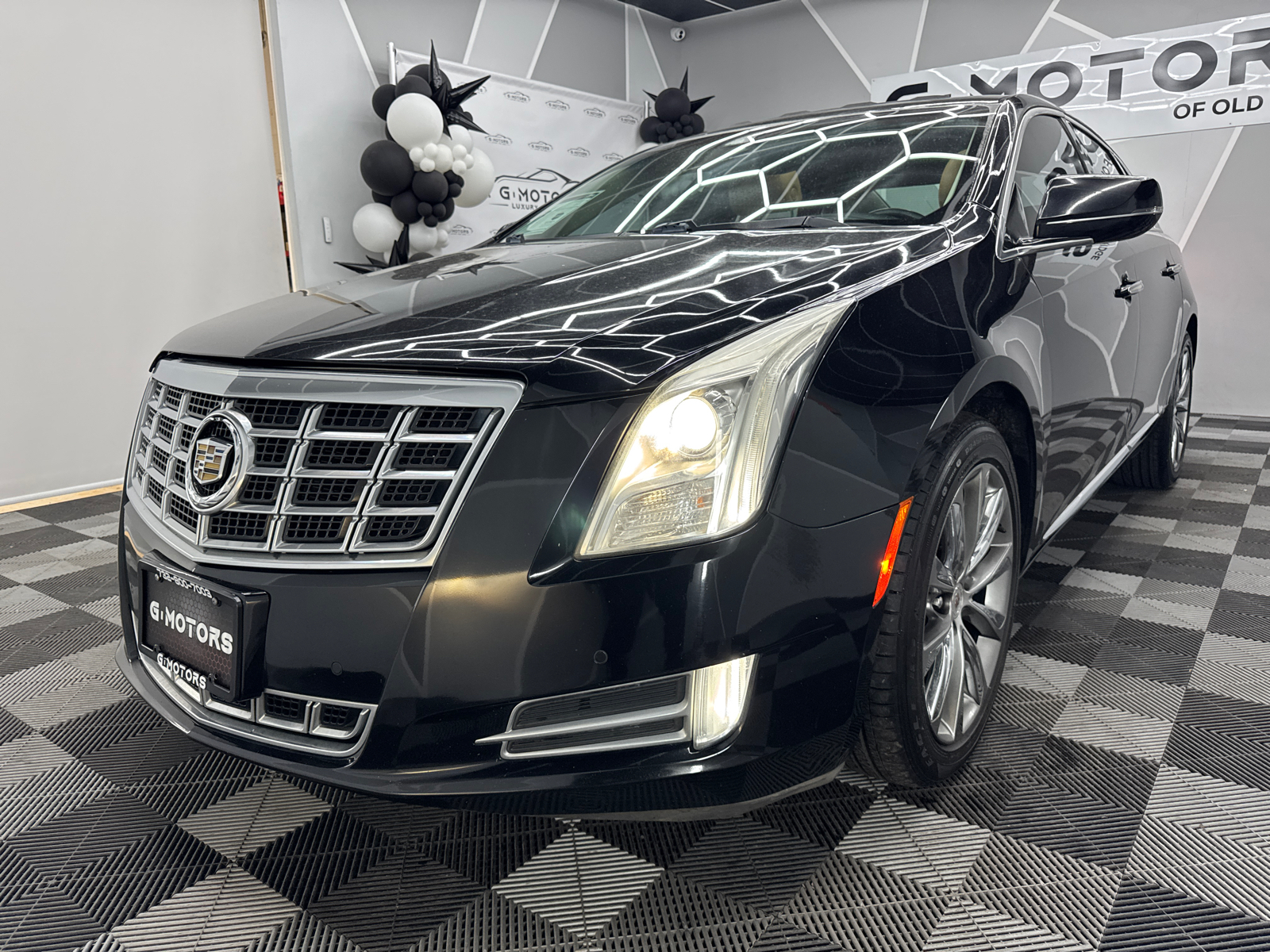 2013 Cadillac XTS Luxury Collection Sedan 4D 1