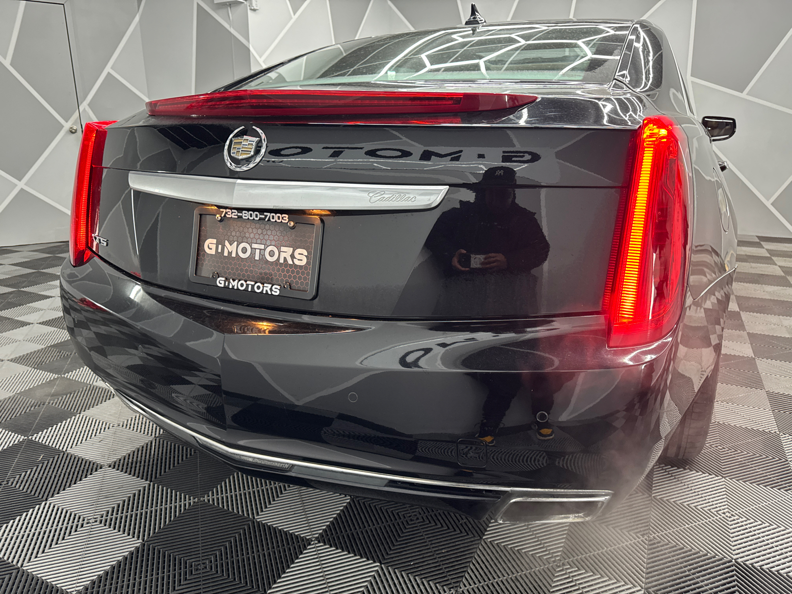 2013 Cadillac XTS Luxury Collection Sedan 4D 8