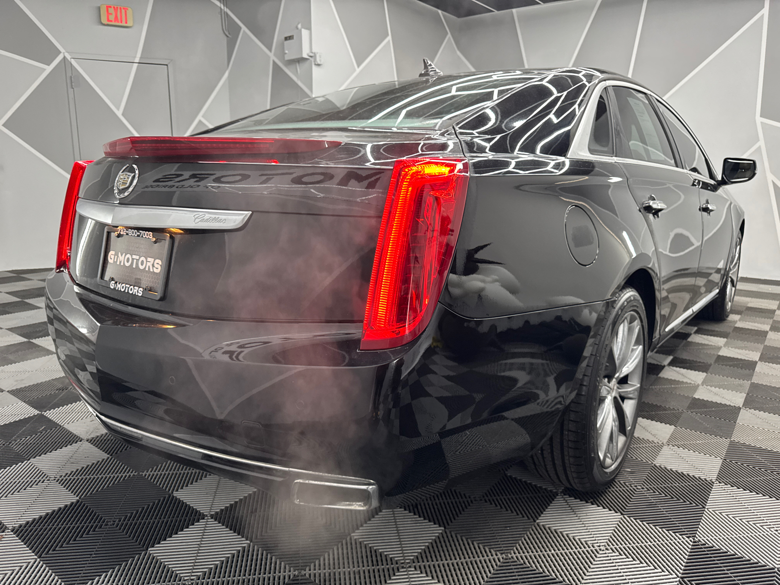 2013 Cadillac XTS Luxury Collection Sedan 4D 9