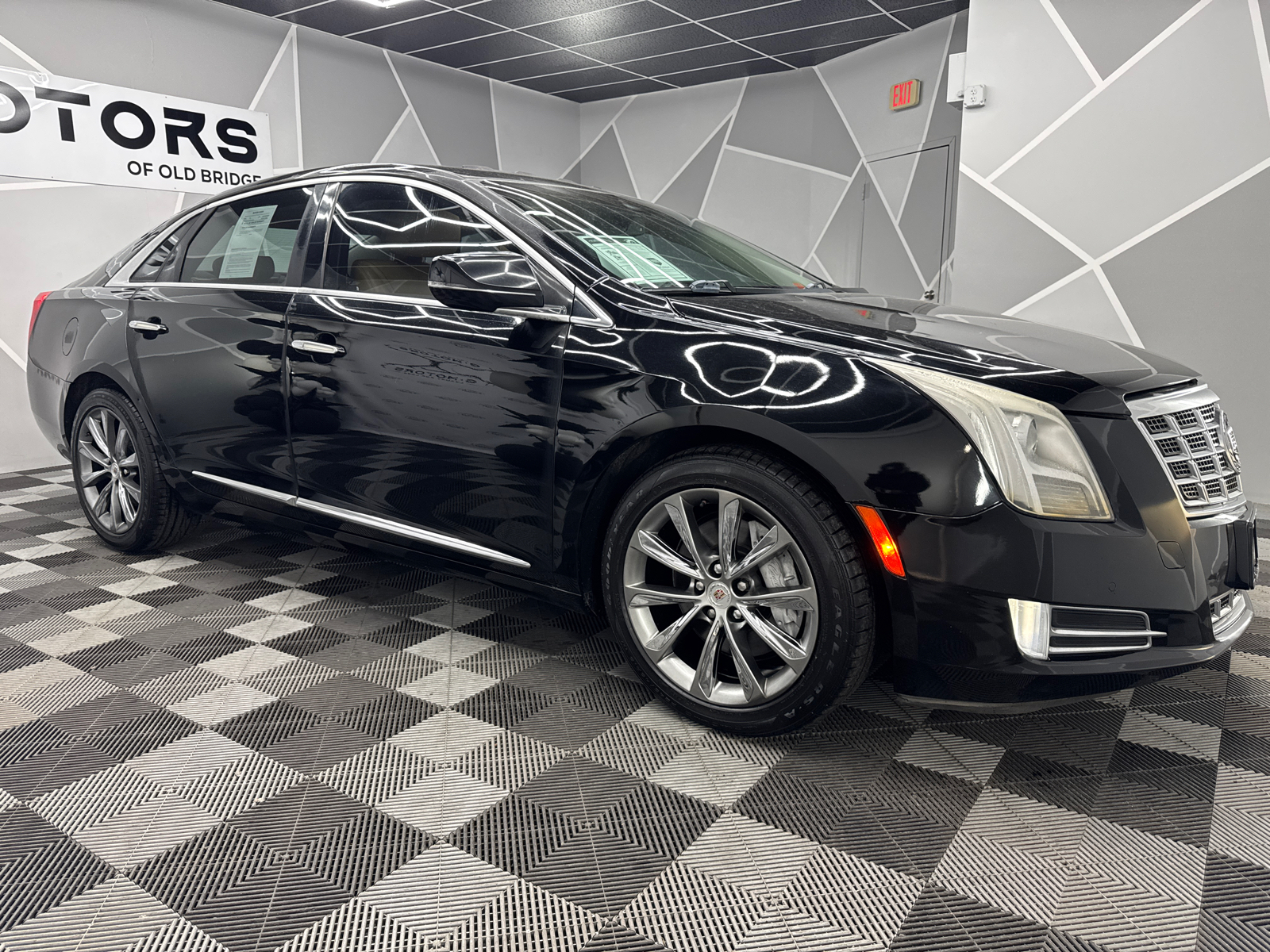 2013 Cadillac XTS Luxury Collection Sedan 4D 12