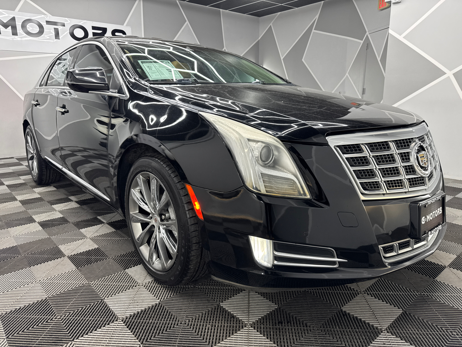 2013 Cadillac XTS Luxury Collection Sedan 4D 13