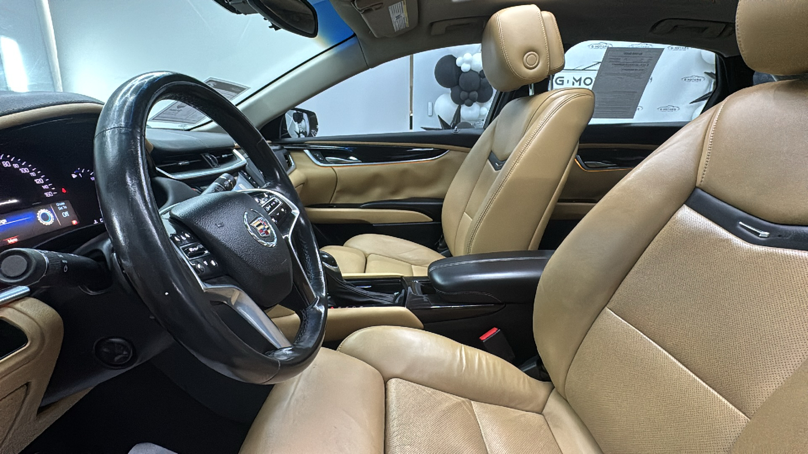 2013 Cadillac XTS Luxury Collection Sedan 4D 37