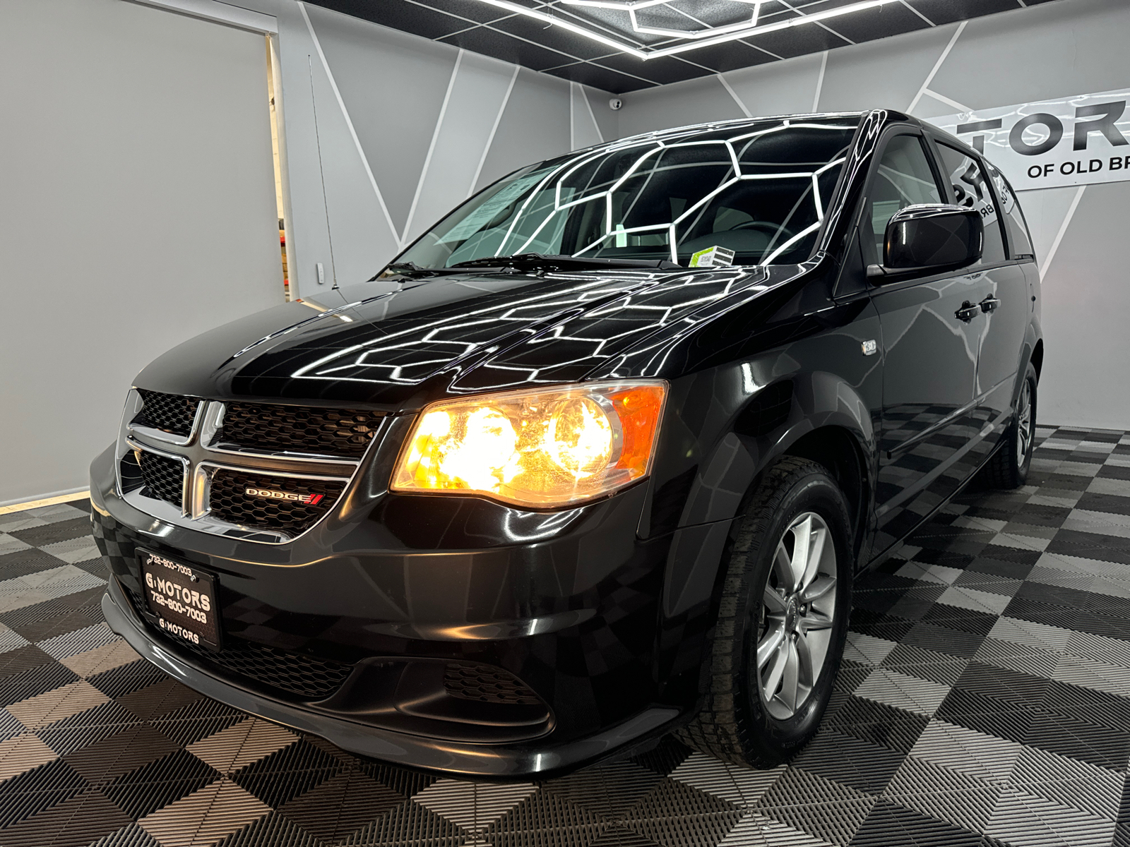 2014 Dodge Grand Caravan  1