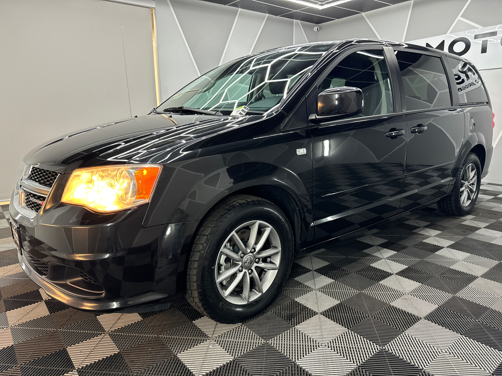 2014 Dodge Grand Caravan  2