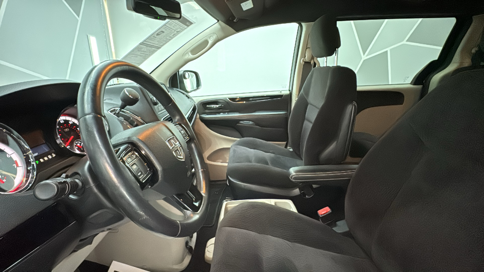 2014 Dodge Grand Caravan  34