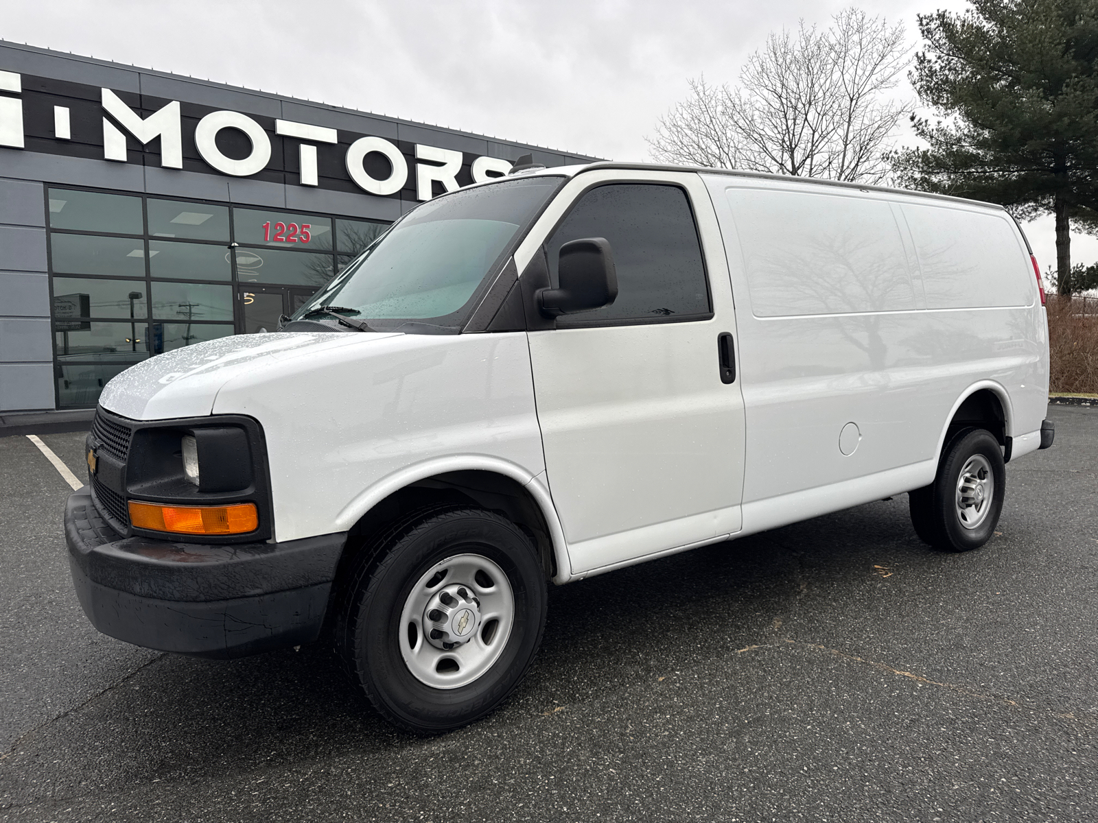 2017 Chevrolet Express 2500 Cargo Van 3D 2