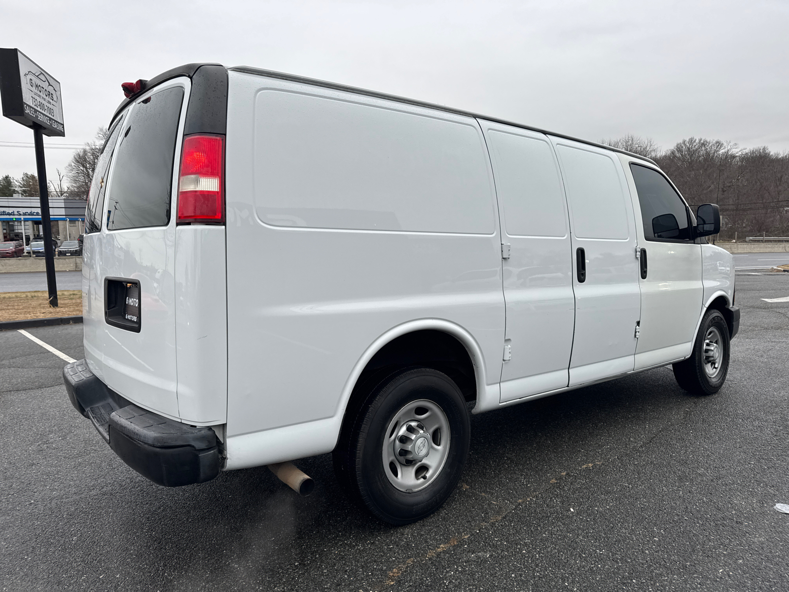 2017 Chevrolet Express 2500 Cargo Van 3D 10