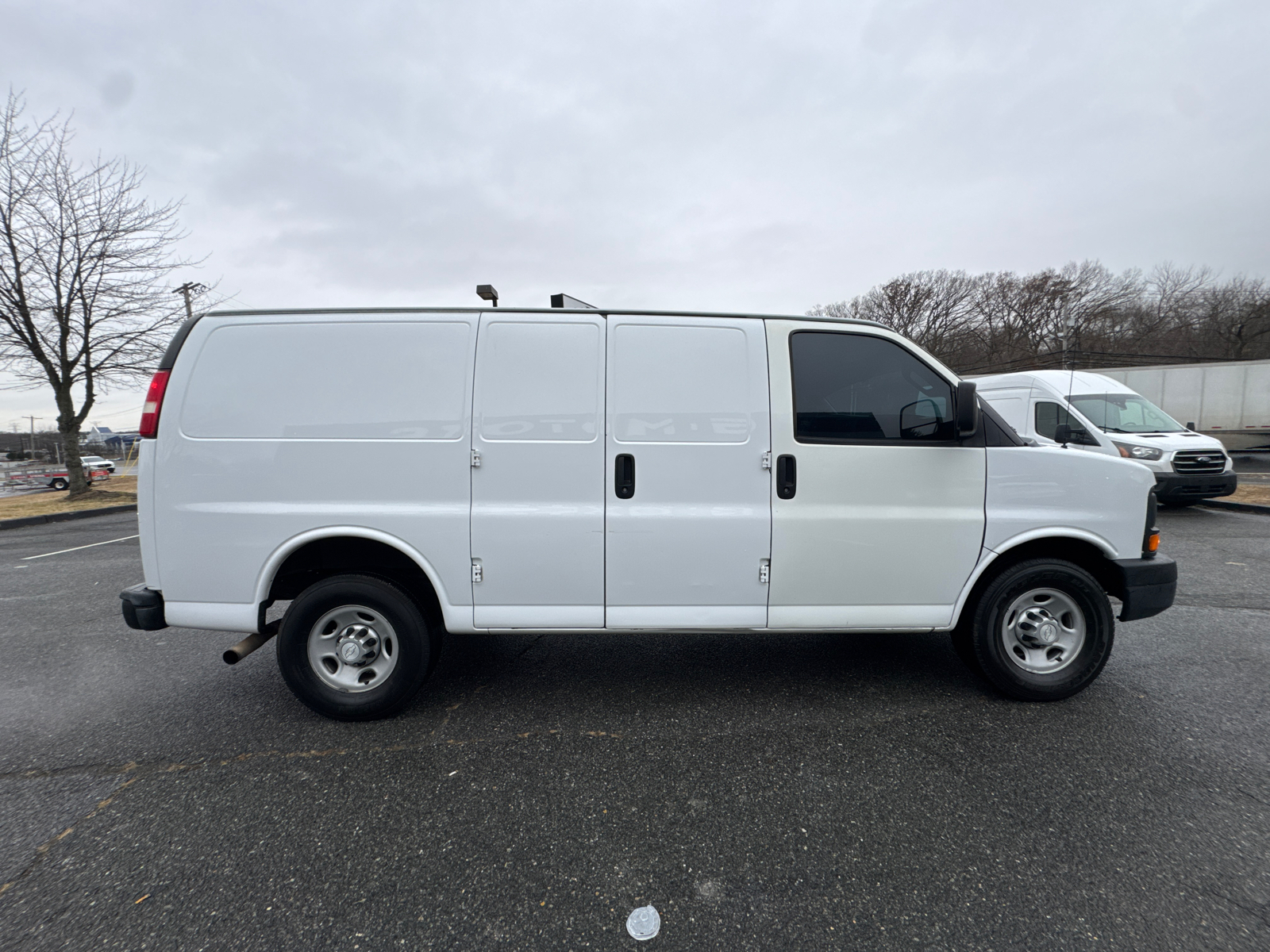 2017 Chevrolet Express 2500 Cargo Van 3D 11