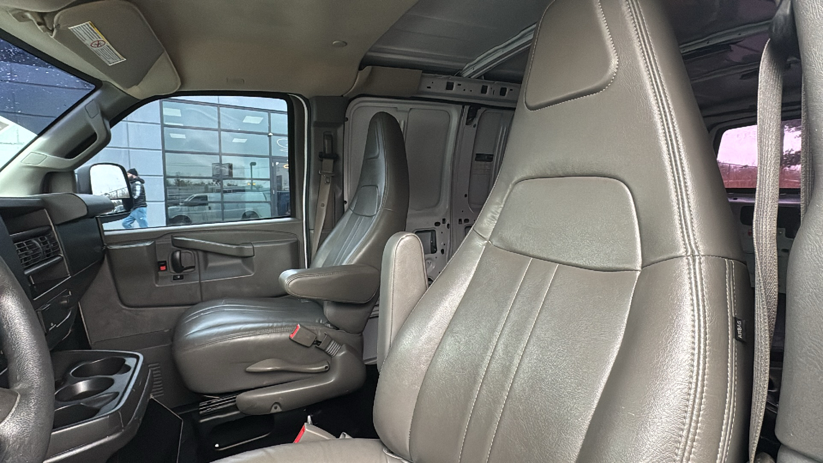 2017 Chevrolet Express 2500 Cargo Van 3D 35