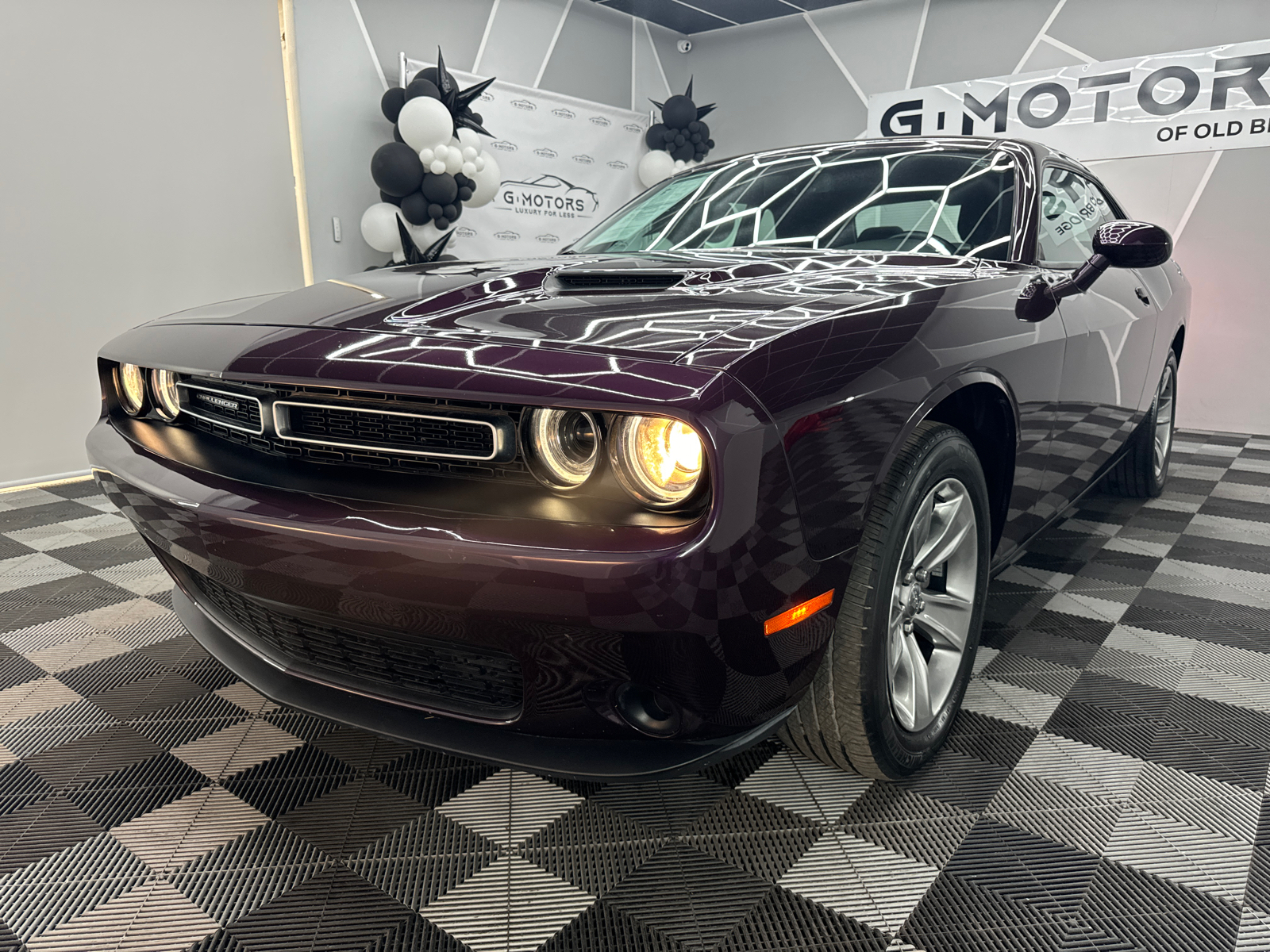 2020 Dodge Challenger SXT Coupe 2D 1