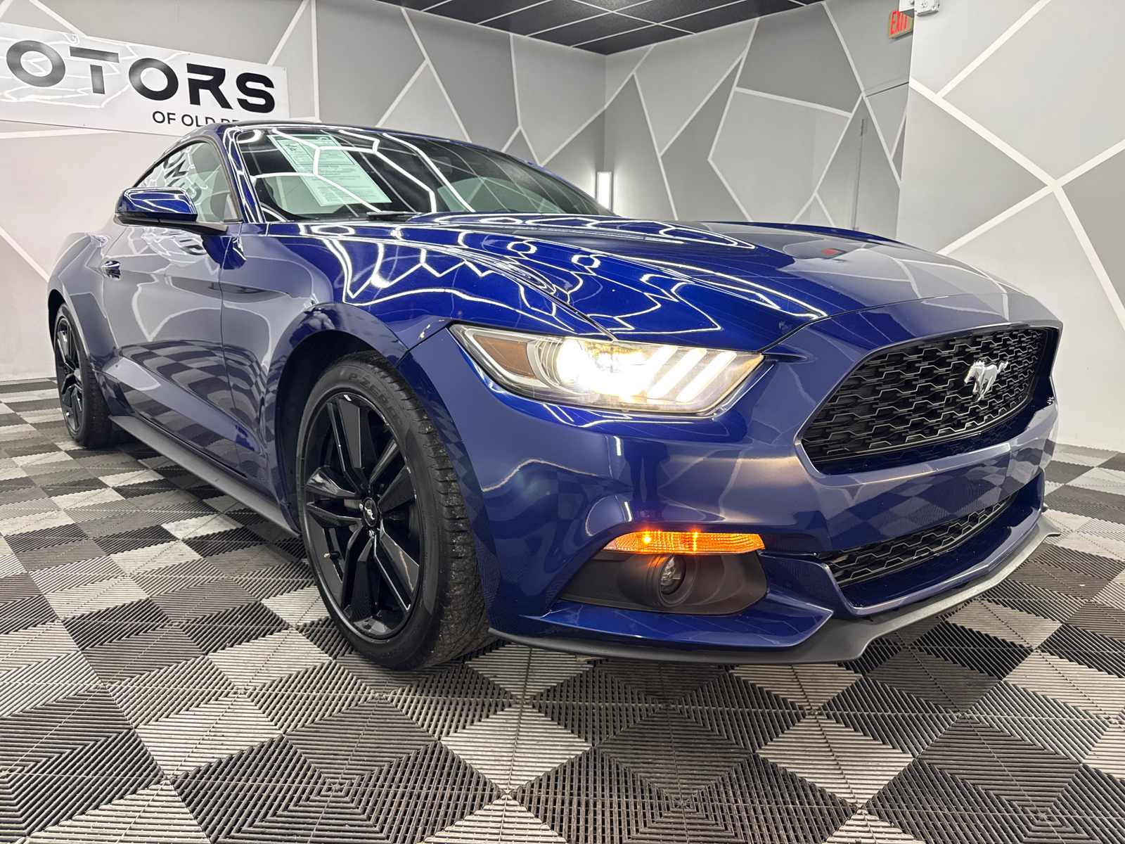 2016 Ford Mustang EcoBoost Premium Coupe 2D 13