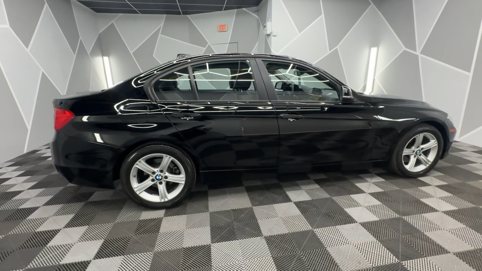 2015 BMW 3 Series 320i xDrive Sedan 4D 10
