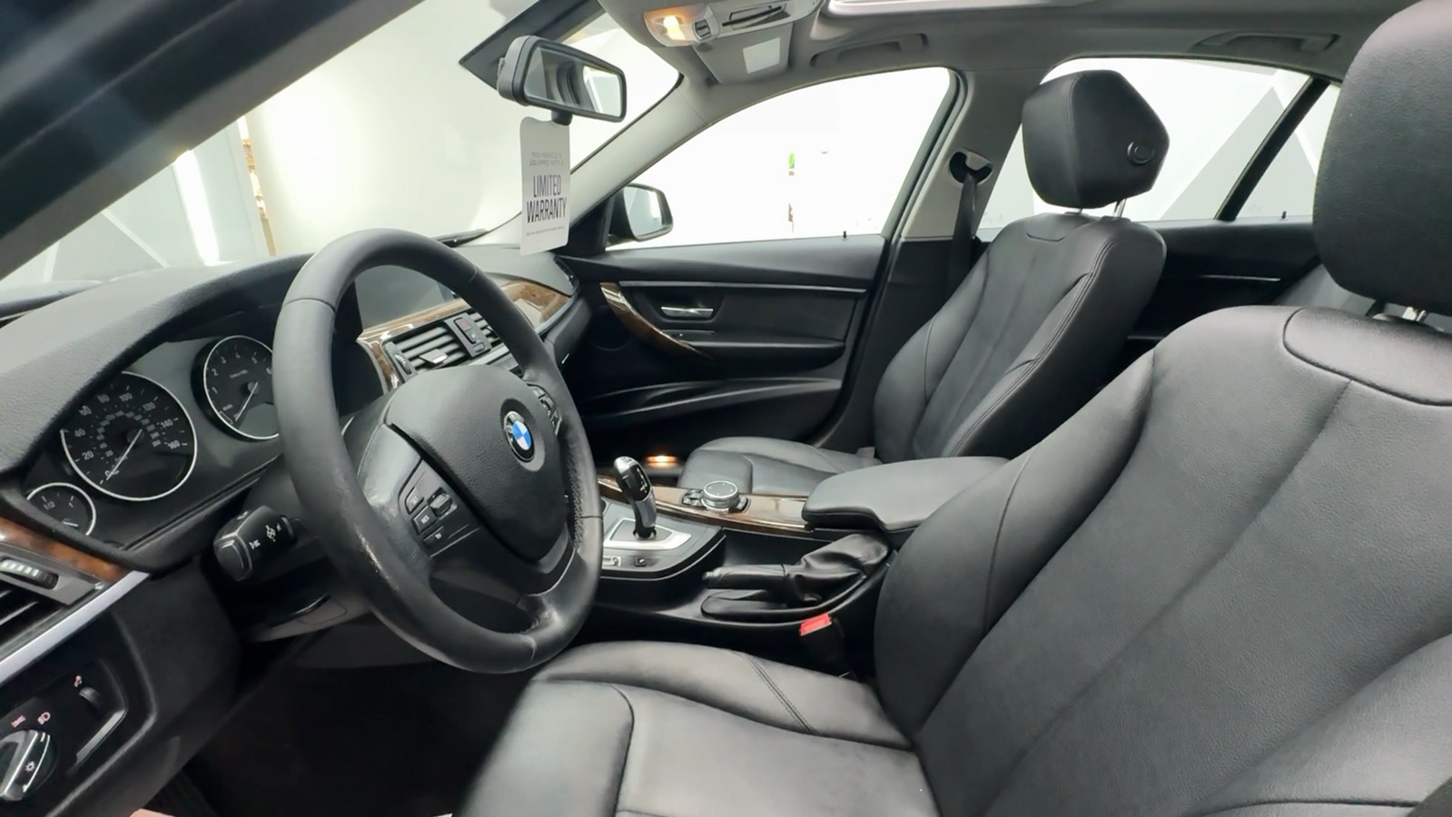 2015 BMW 3 Series 320i xDrive Sedan 4D 36