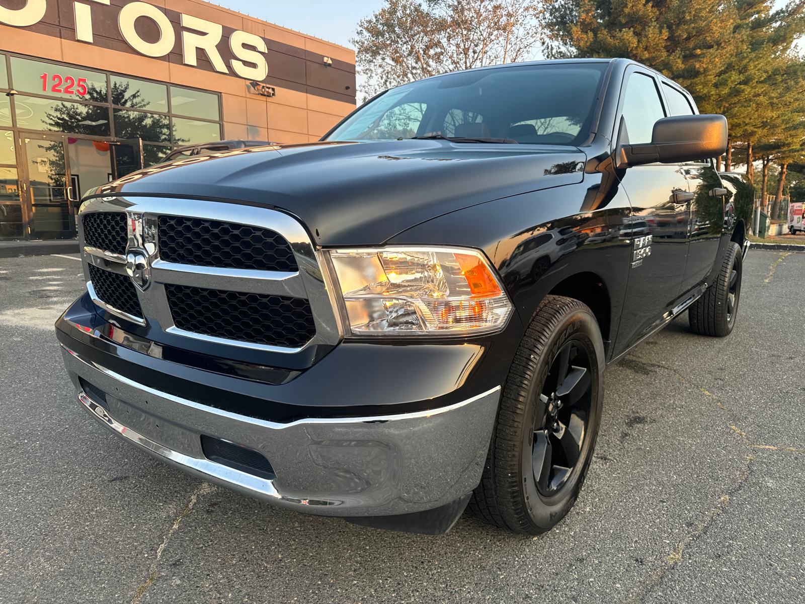 2022 Ram 1500 Classic Crew Cab SLT Pickup 4D 5 1/2 ft 1