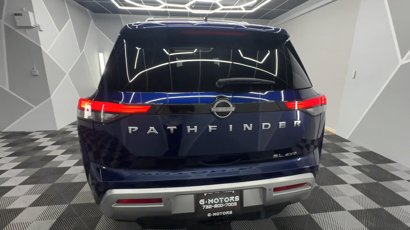 2022 Nissan Pathfinder SL Sport Utility 4D 8