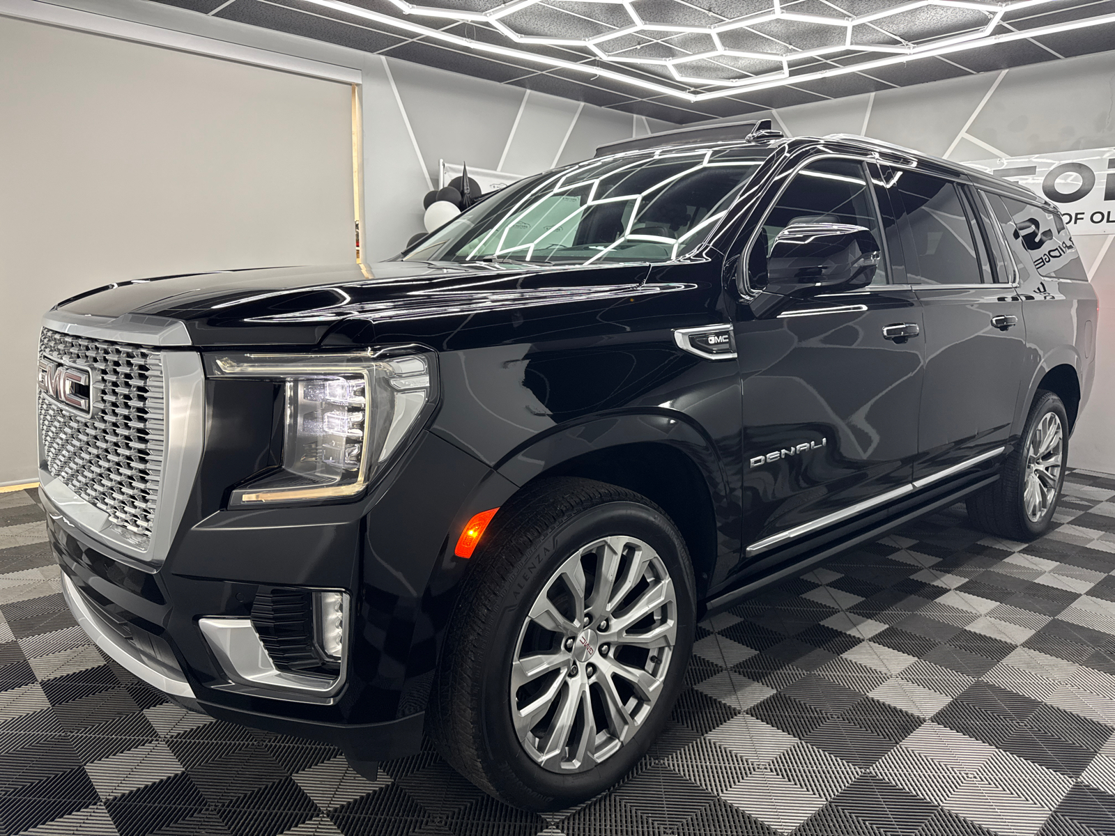 2022 GMC Yukon XL Denali Sport Utility 4D 2