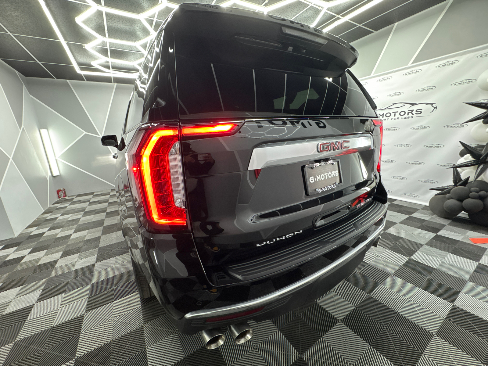 2022 GMC Yukon XL Denali Sport Utility 4D 6