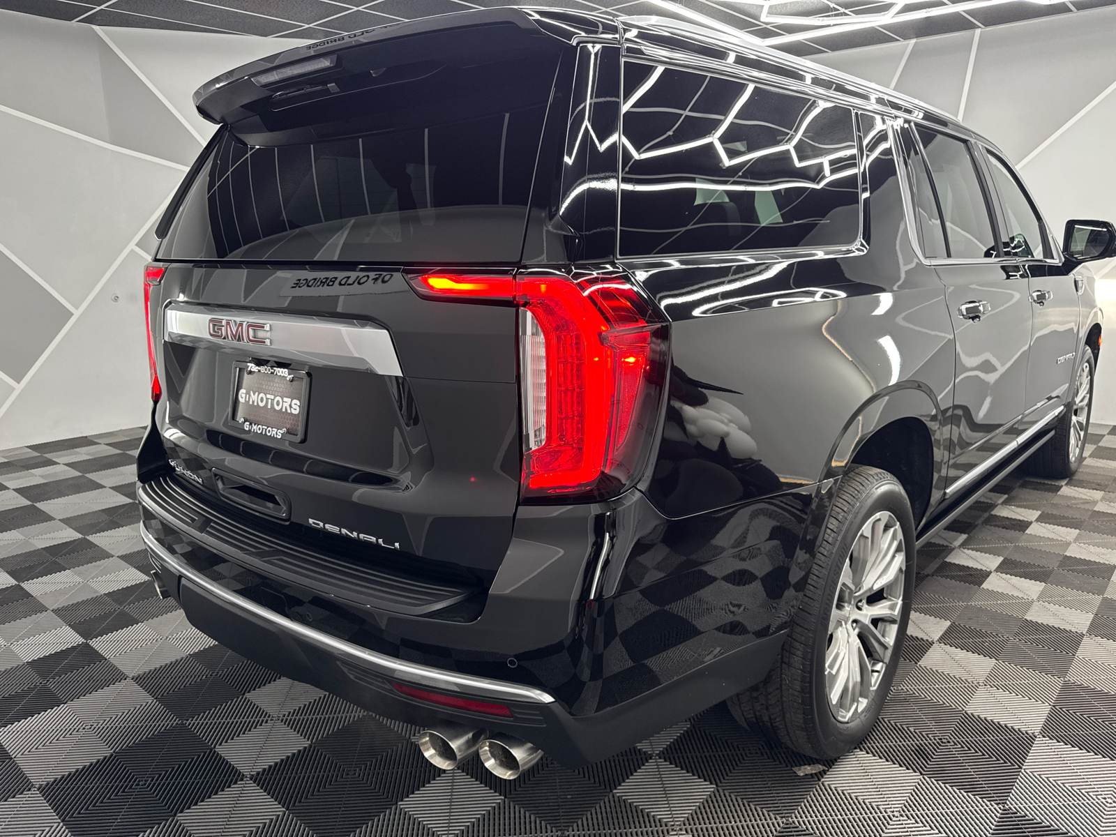 2022 GMC Yukon XL Denali Sport Utility 4D 9