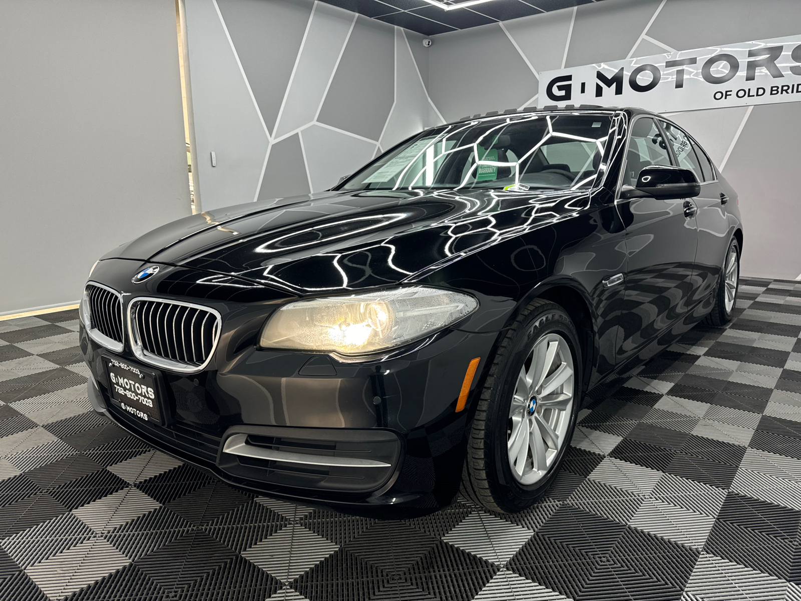 2014 BMW 5 Series 528i xDrive Sedan 4D 1