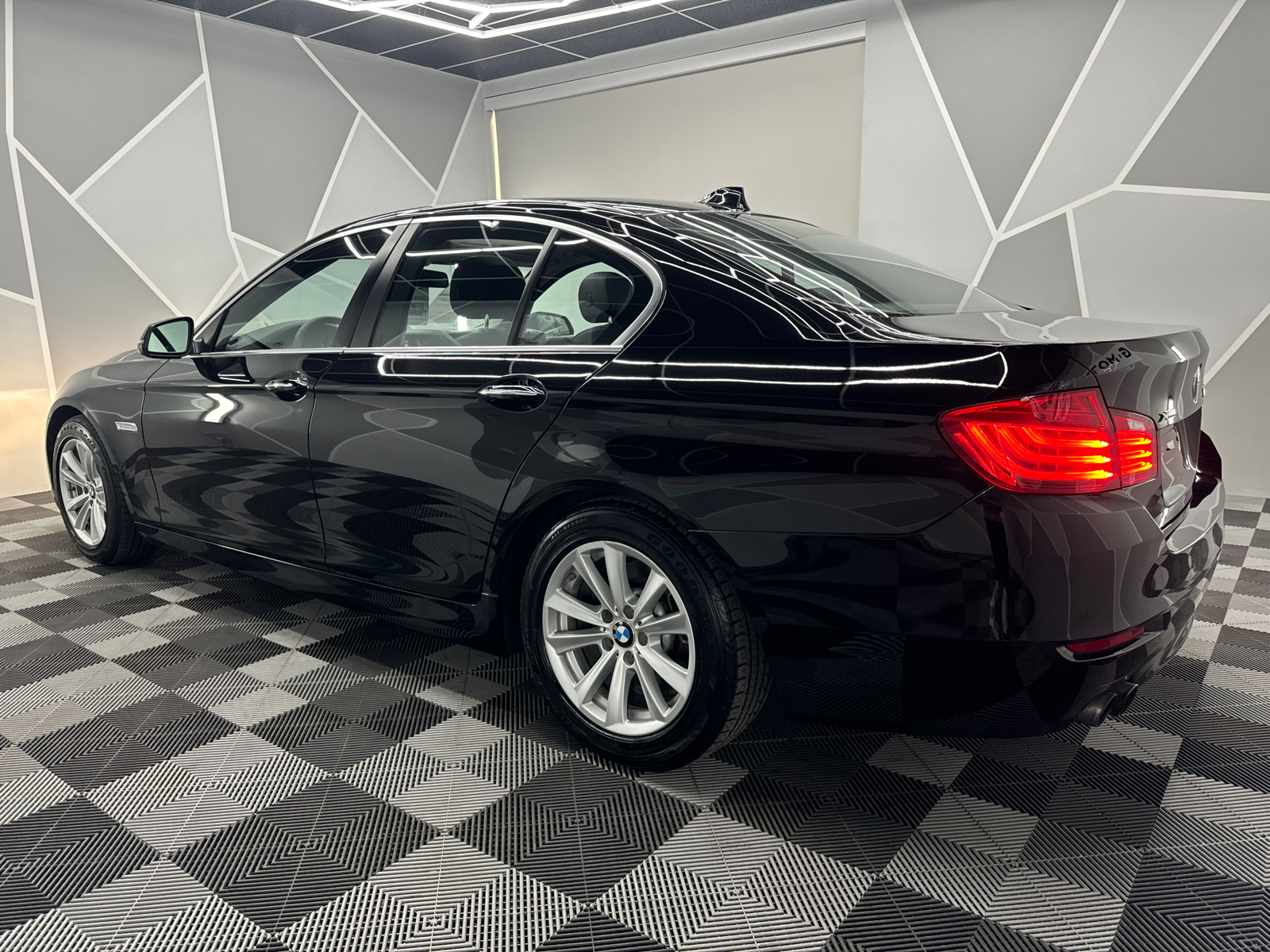 2014 BMW 5 Series 528i xDrive Sedan 4D 4