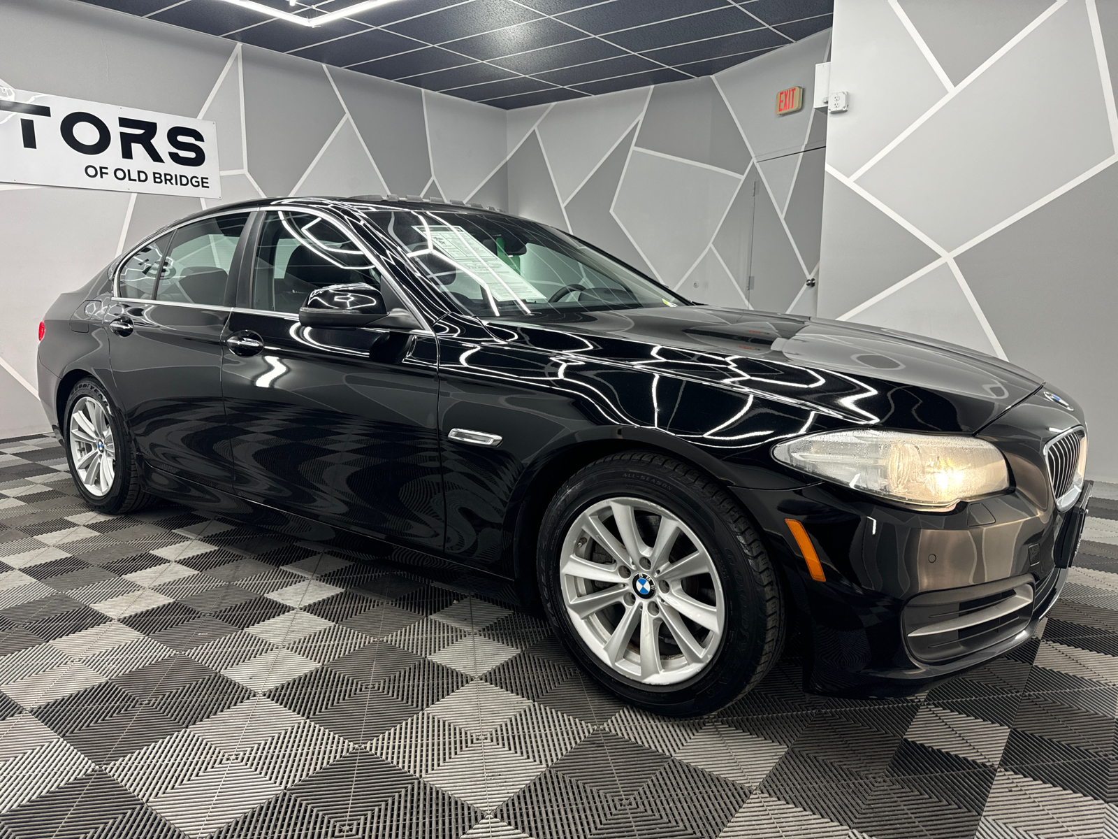 2014 BMW 5 Series 528i xDrive Sedan 4D 12