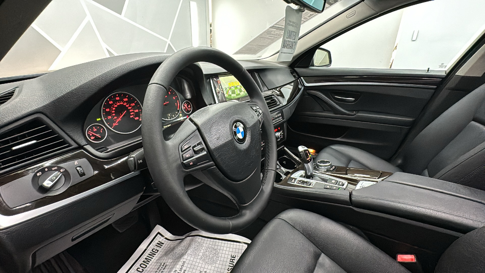 2014 BMW 5 Series 528i xDrive Sedan 4D 39