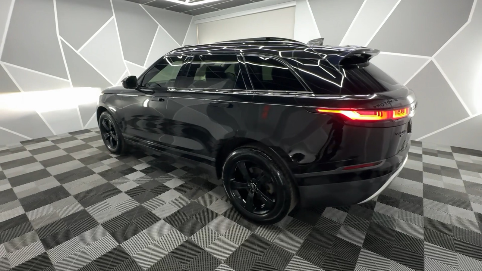 2019 Land Rover Range Rover Velar S Sport Utility 4D 8