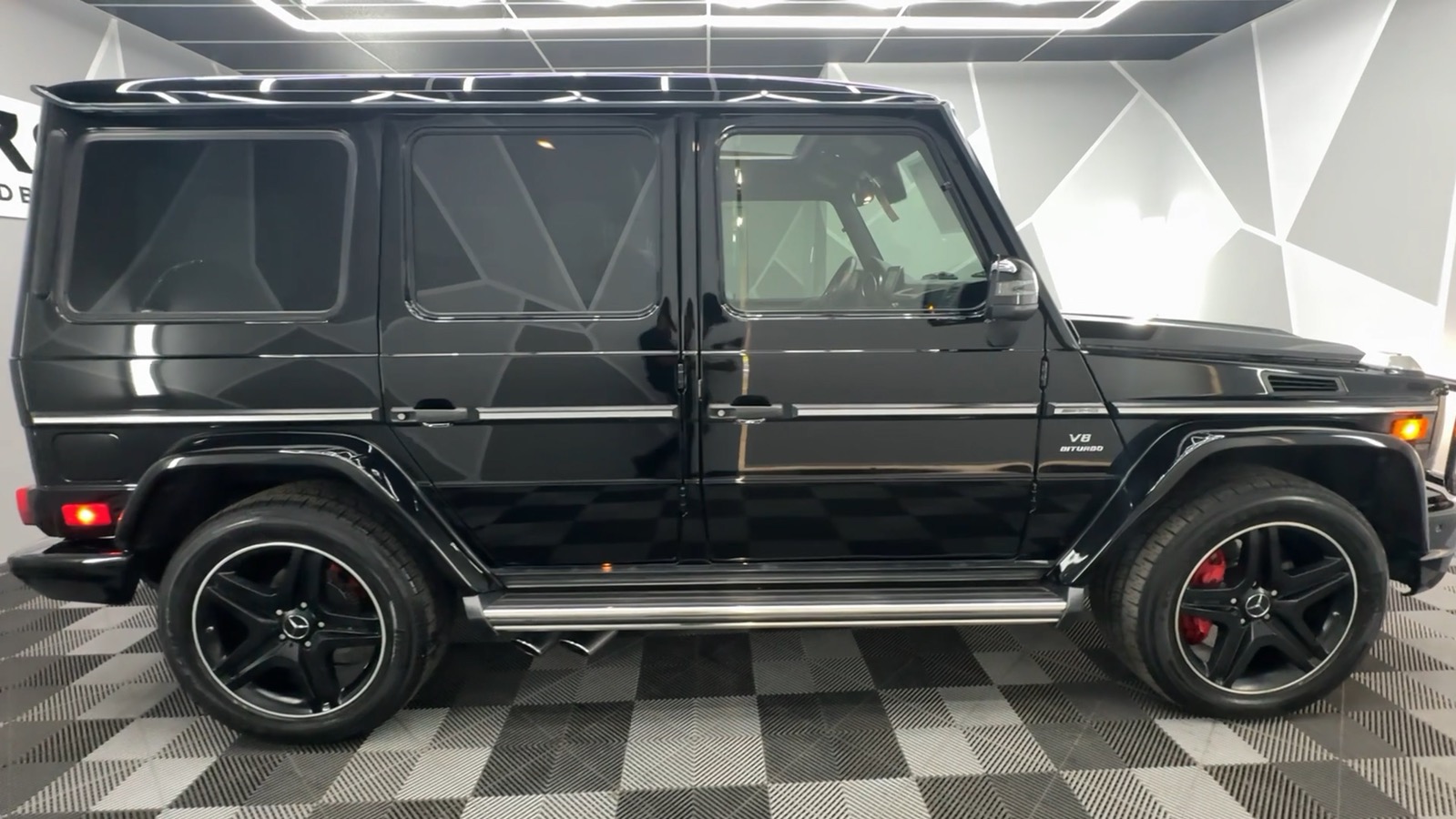 2014 Mercedes-Benz G-Class G 63 AMG 4MATIC Sport Utility 4D 12