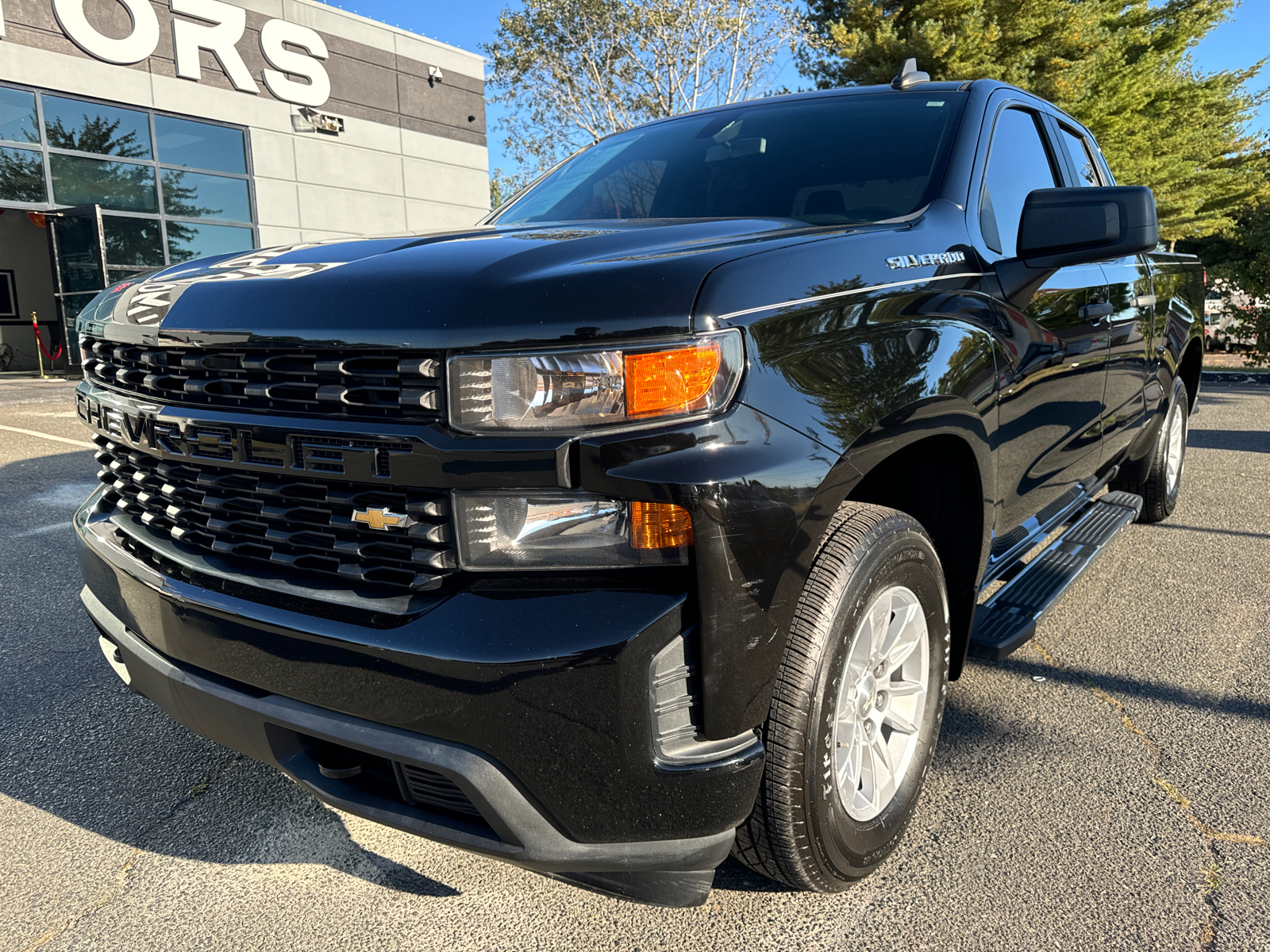 2020 Chevrolet Silverado 1500 Double Cab Custom Pickup 4D 6 1/2 ft 17