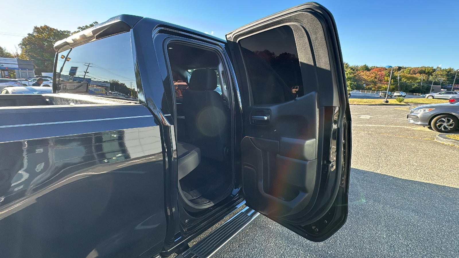 2020 Chevrolet Silverado 1500 Double Cab Custom Pickup 4D 6 1/2 ft 23