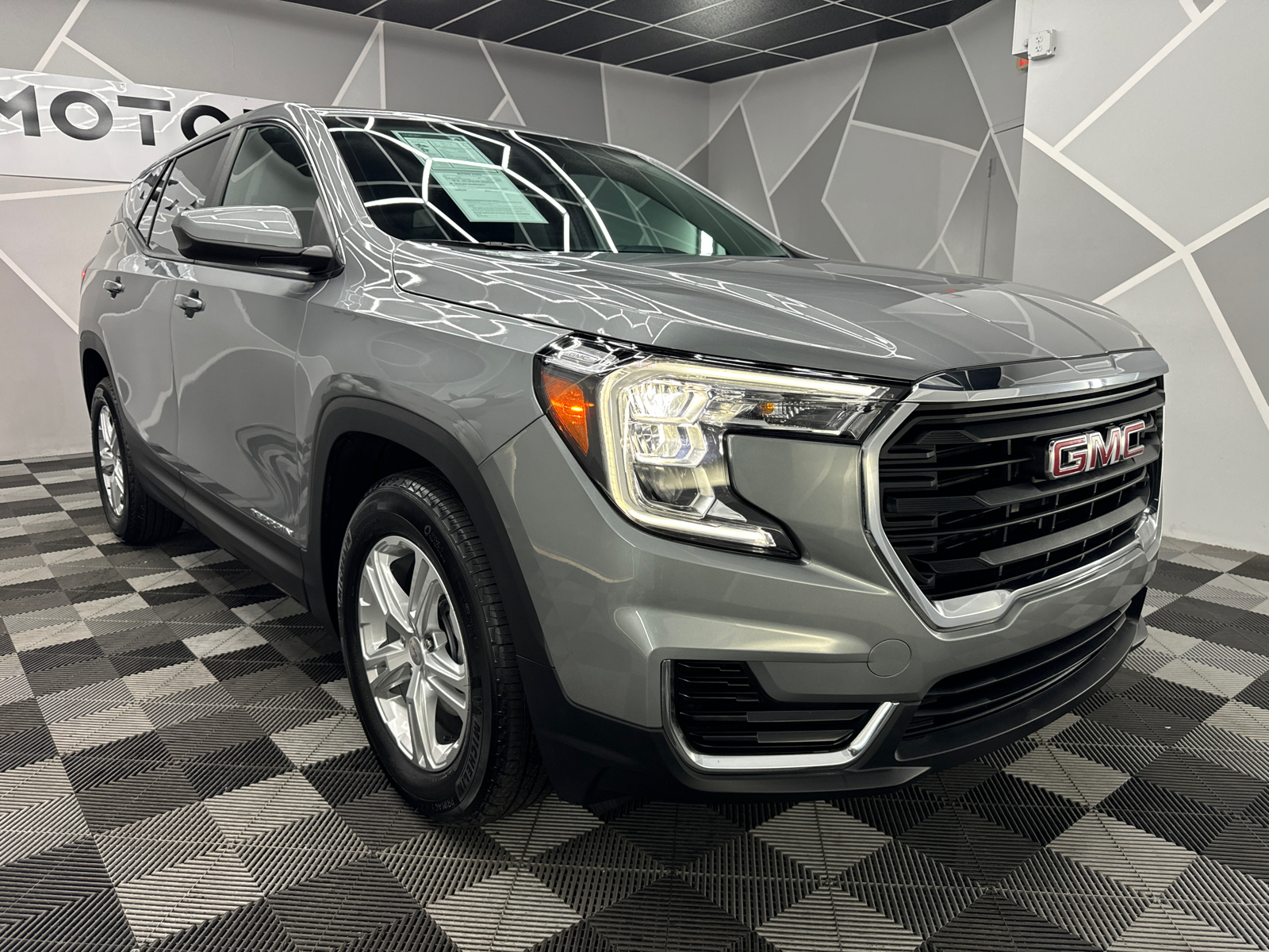 2024 GMC Terrain  13