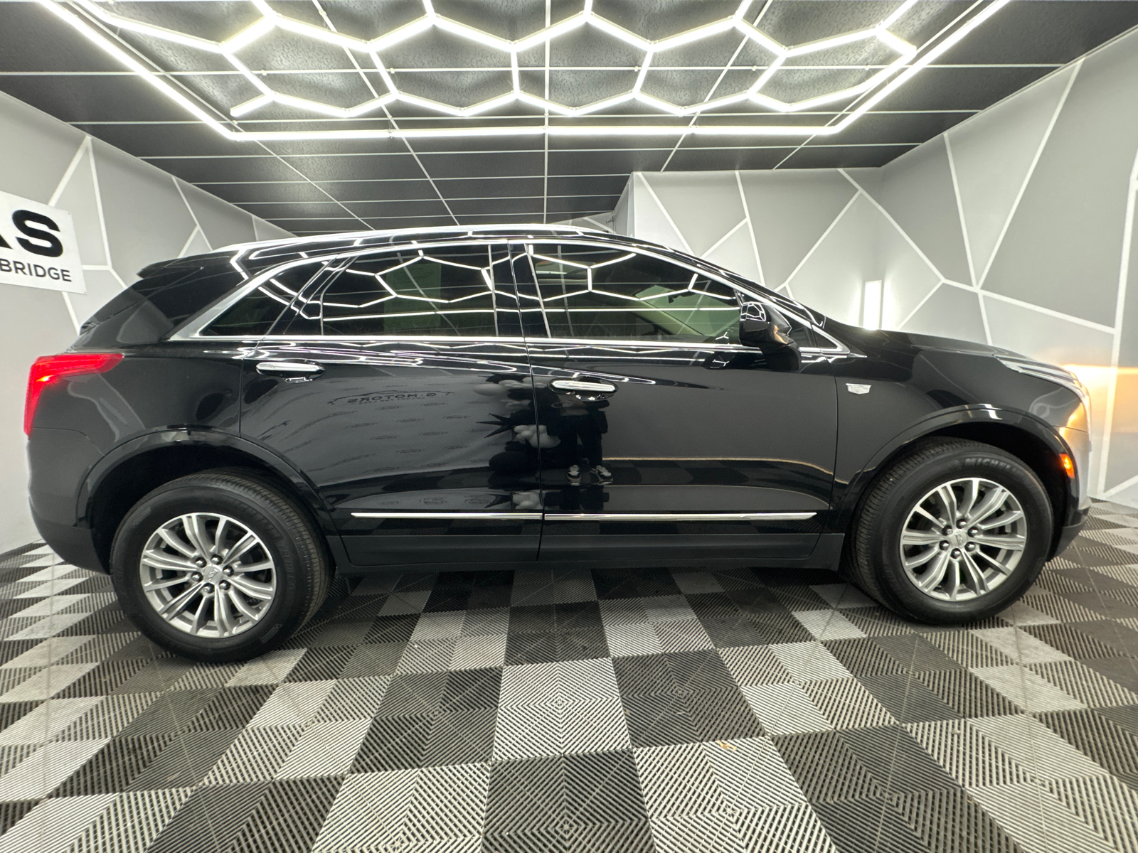 2019 Cadillac XT5 Luxury Sport Utility 4D 11