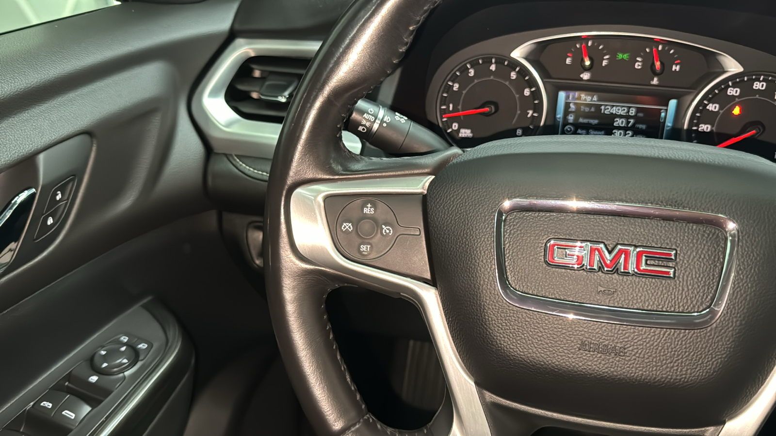 2019 GMC Acadia  44