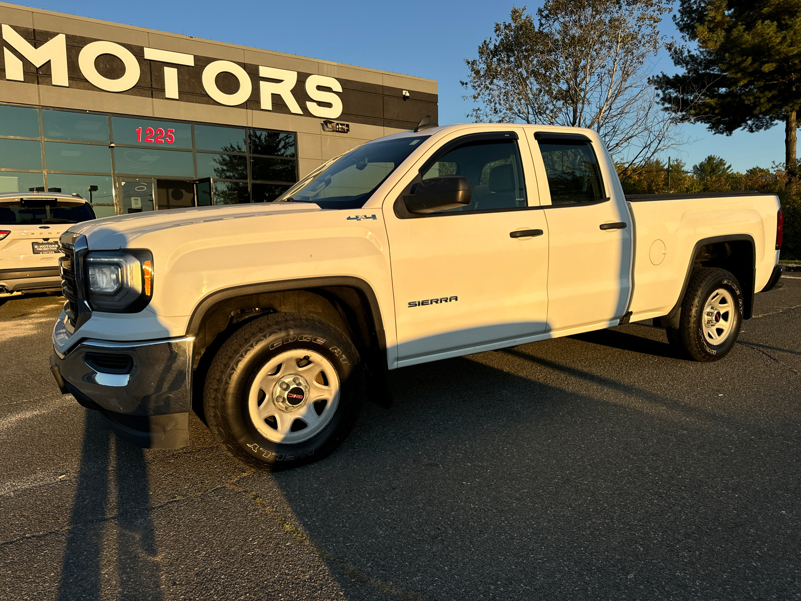 2017 GMC Sierra 1500 Double Cab Pickup 4D 6 1/2 ft 2