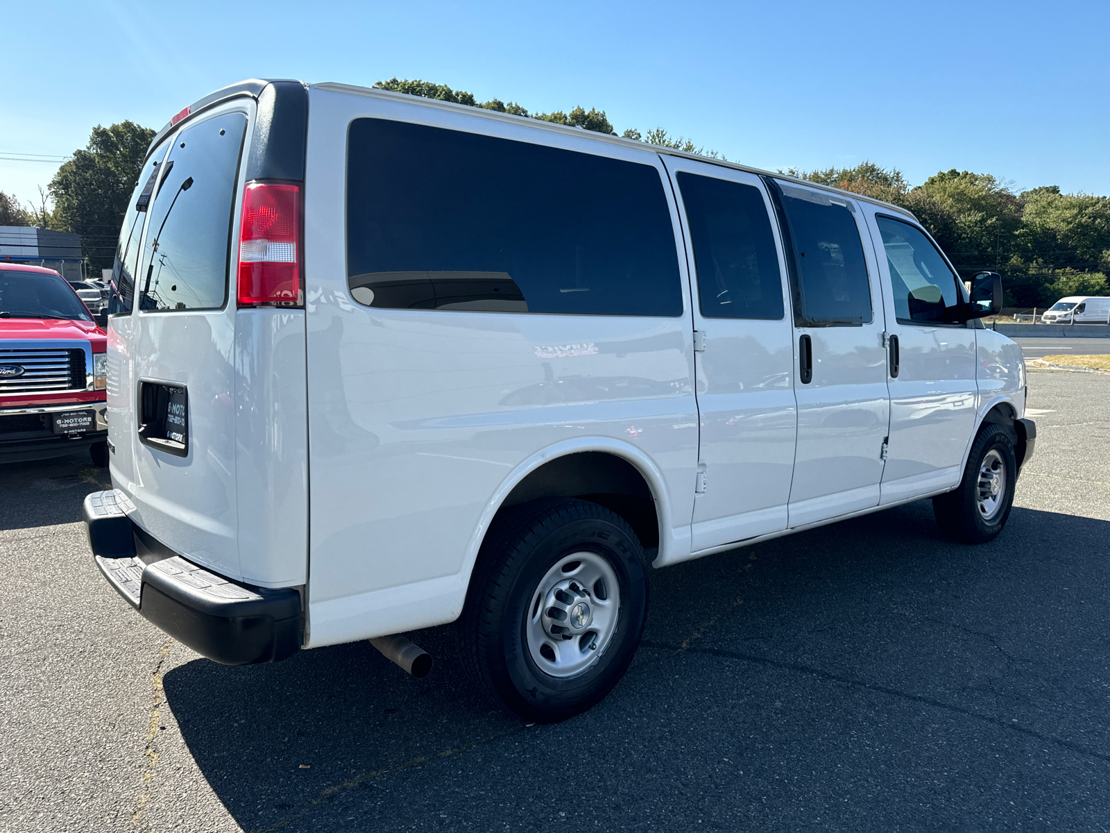 2020 Chevrolet Express 2500 Passenger LS Van 3D 10